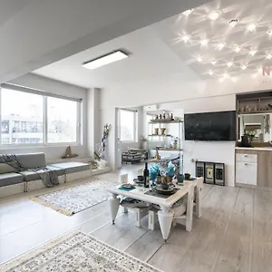Sunflight, Nilie Hospitality Mgmt Διαμέρισμα